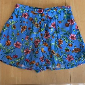 🍀Girls M (10-12) shorts🍀